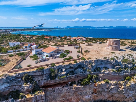 PRIMERA LINEA SOBRE EL MEDITERRANEO EN PUNTA PRIMA